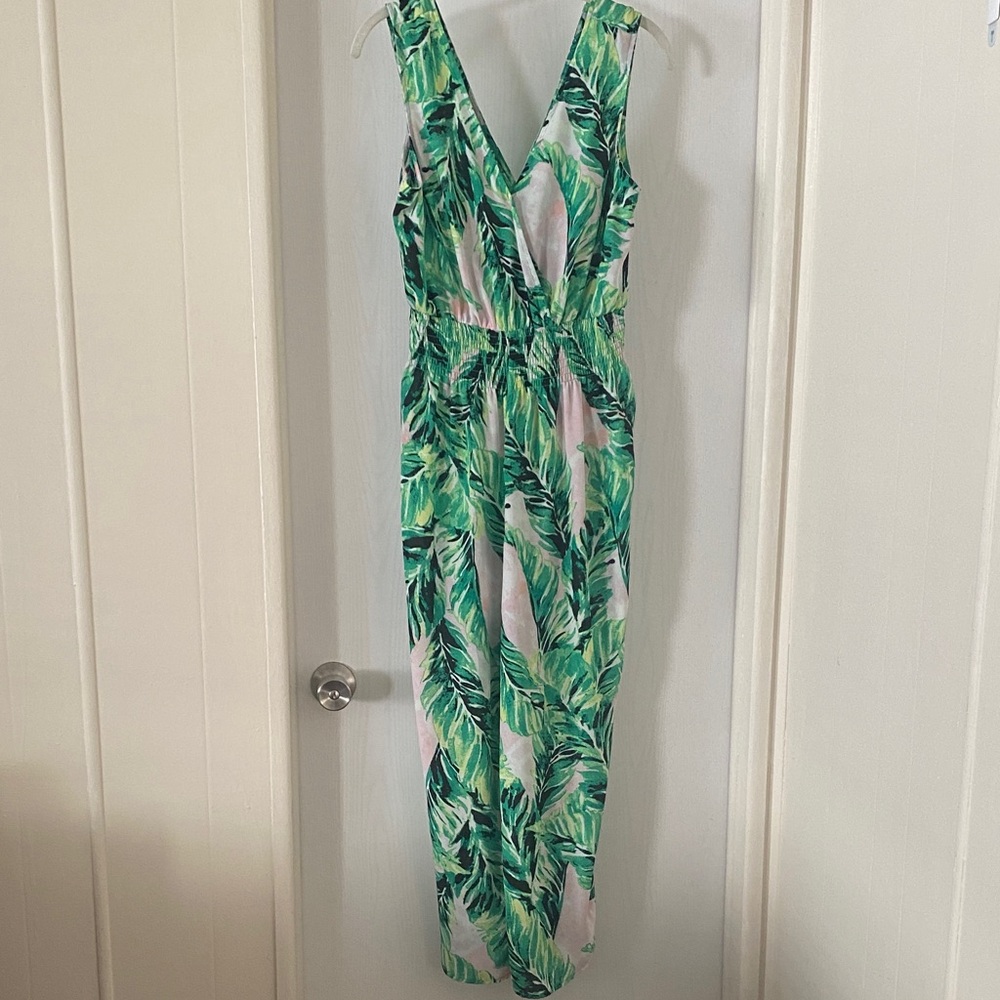 🌺3/$18 Sale Tropical Green Leaf Print Jumpsuit